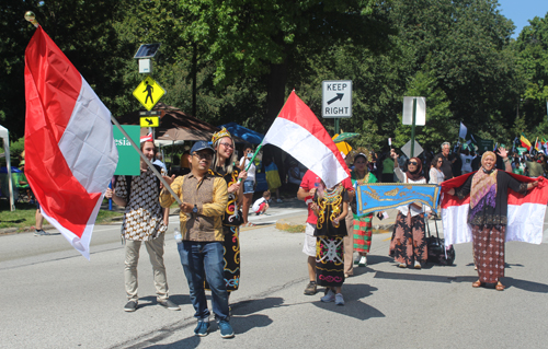 Indonesian community in Parade of Flags